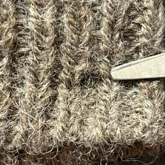 Jenni Kayne Women’s Merino wool/baby alpaca Blend Sweater, size L, V-neck, taupe - Picture 8 of 9